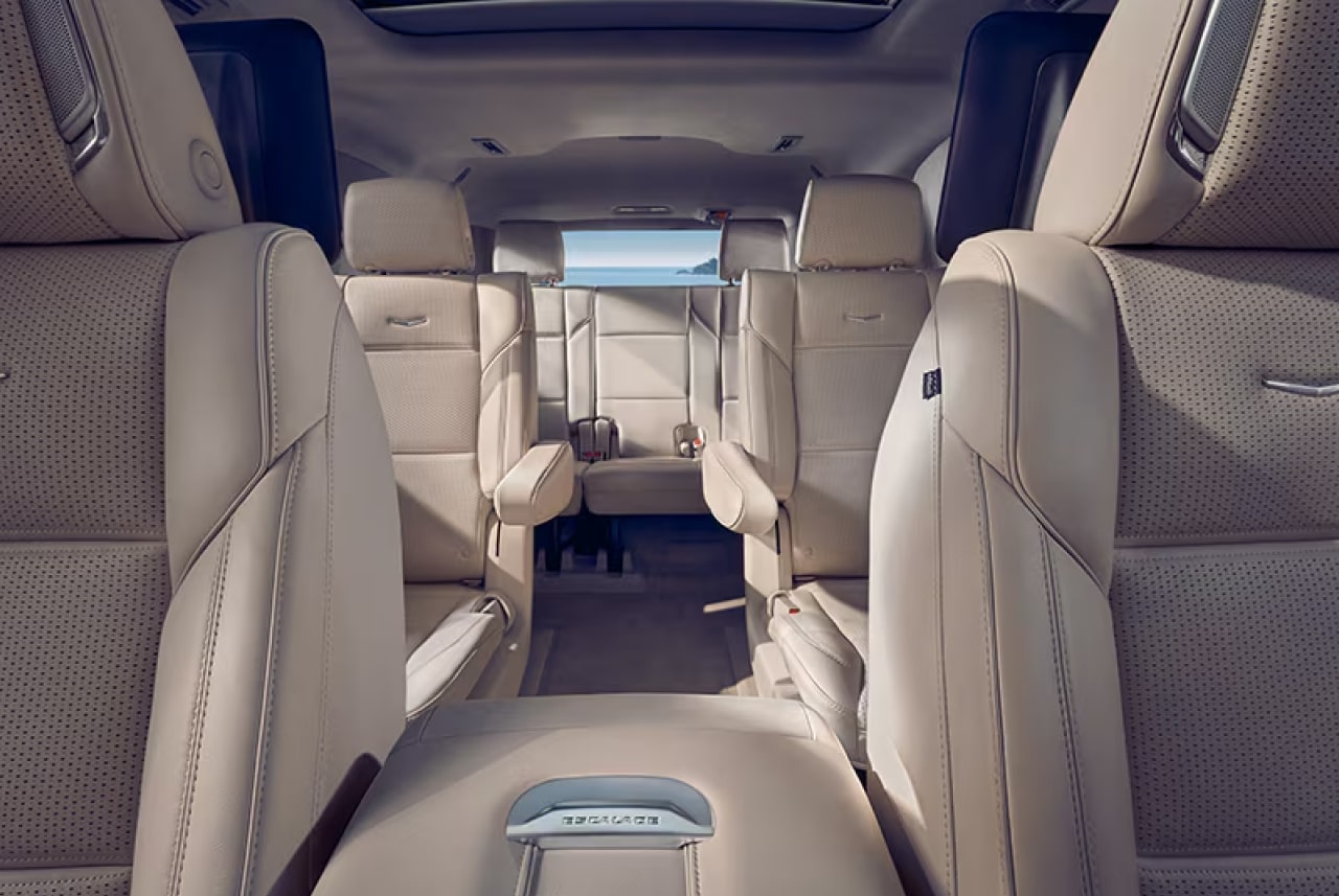 キャデラック　エスカレードサードシート　事務所ソファ等 キャデラック エスカレード（Cadillac Escalade）| キャデラック