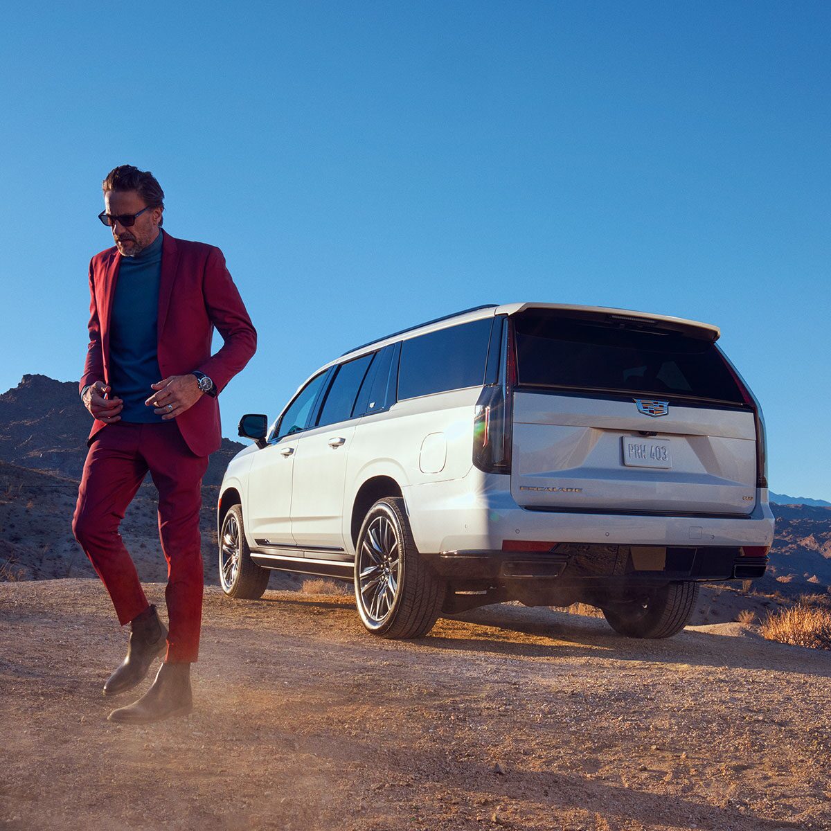 ESCALADE-V