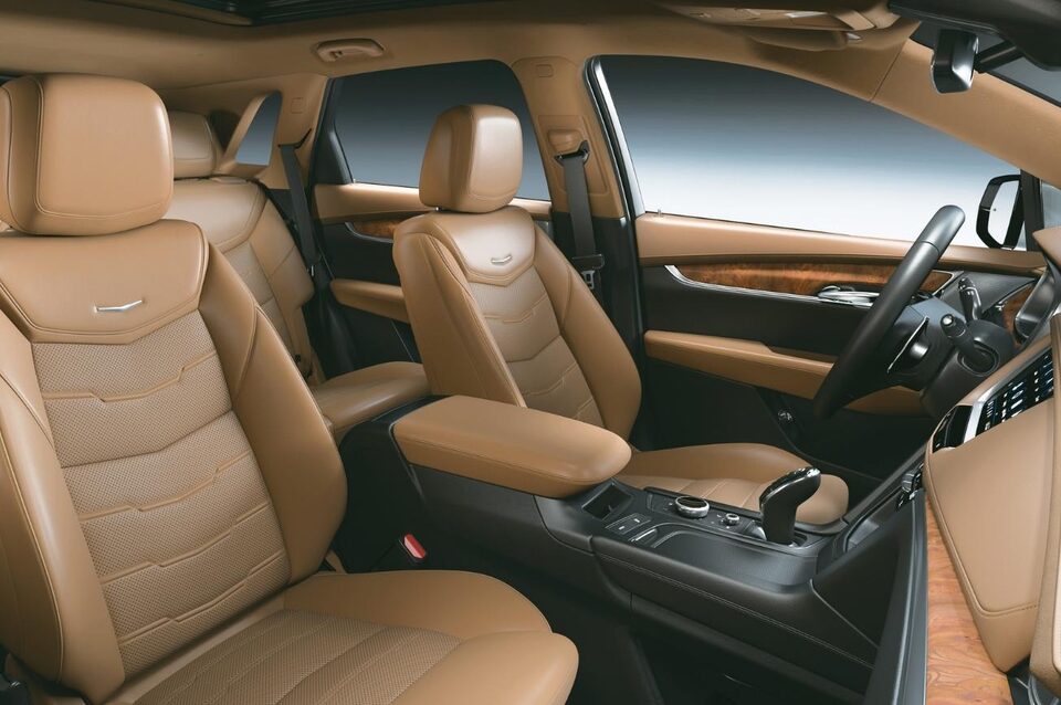 XT5 INTERIOR