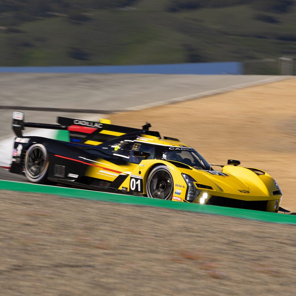 23-cadillac-racing-gallery-scroller-laguna-seca-02.jpg