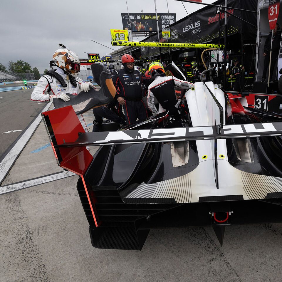 23-cadillac-racing-gallery-watkins-05.jpg