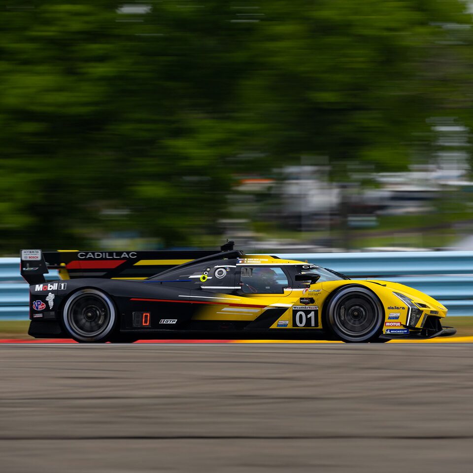 23-cadillac-racing-gallery-watkins-08.jpg