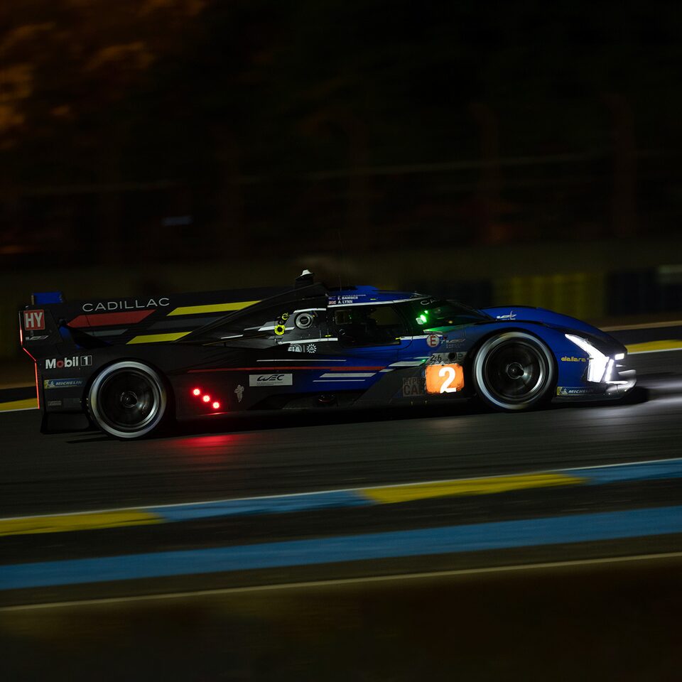 23-cadillac-racing-v-series-r-le-mans-gallery-6.jpg