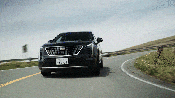 キャデラックXT4