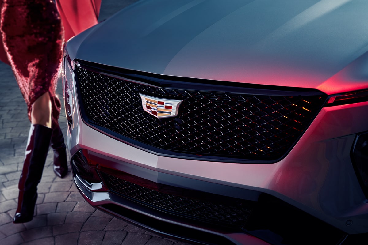 my25-xt4-mov-gallery-grid-exterior-front-grille.jpg