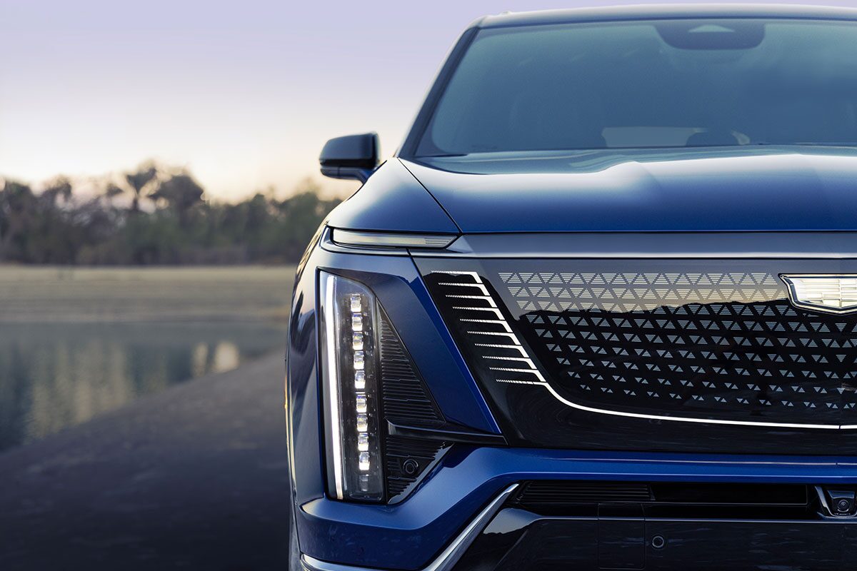 Close-up of the 2026 VISTIQ's Grille and Choreographed LED Headlamps